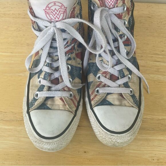 DC Comics Wonder Women x Chuck Taylor All Star Sneakers White/Red/Blue M3.5/W5.5 - Picture 4 of 11